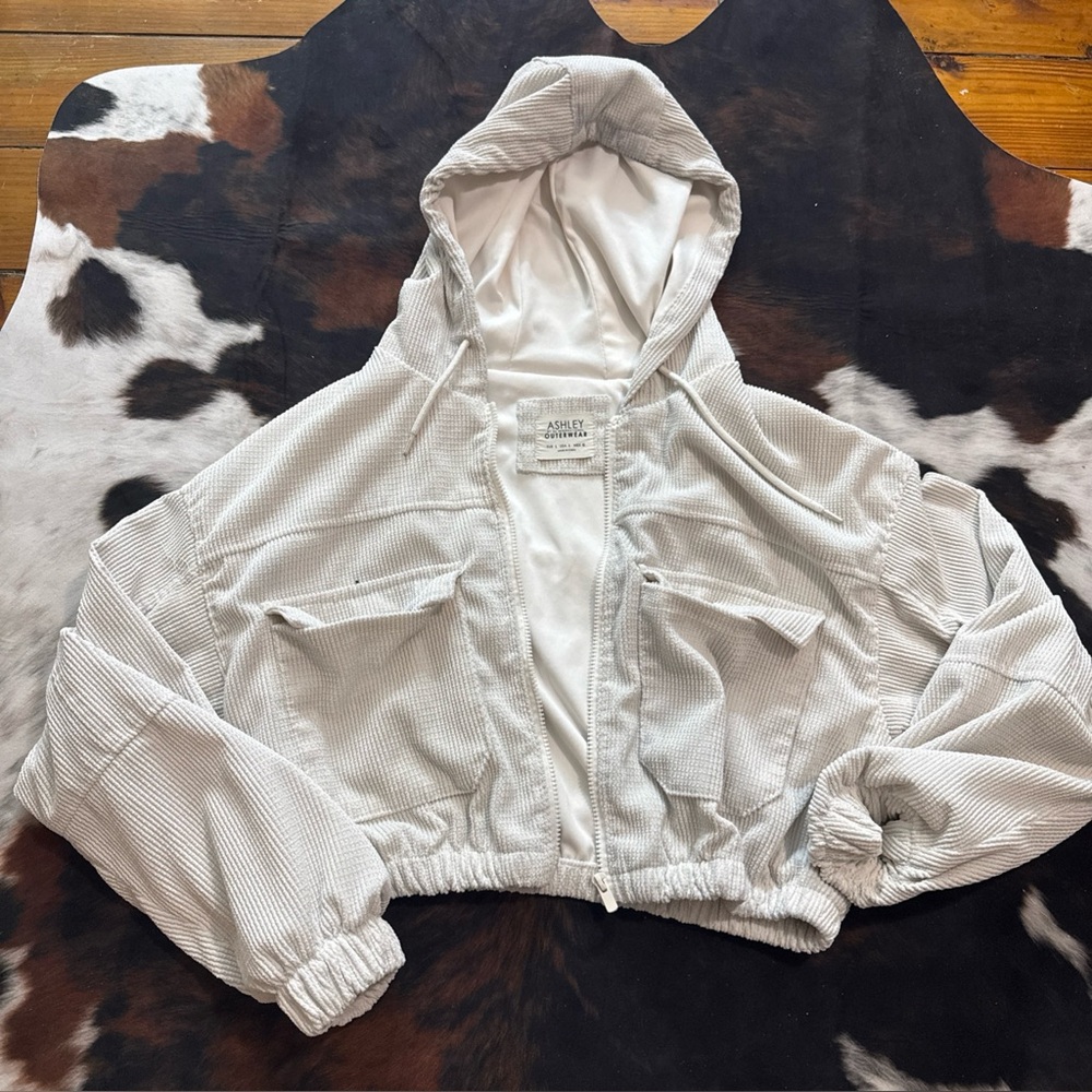 Ashley By 26 International Cream Outerwear